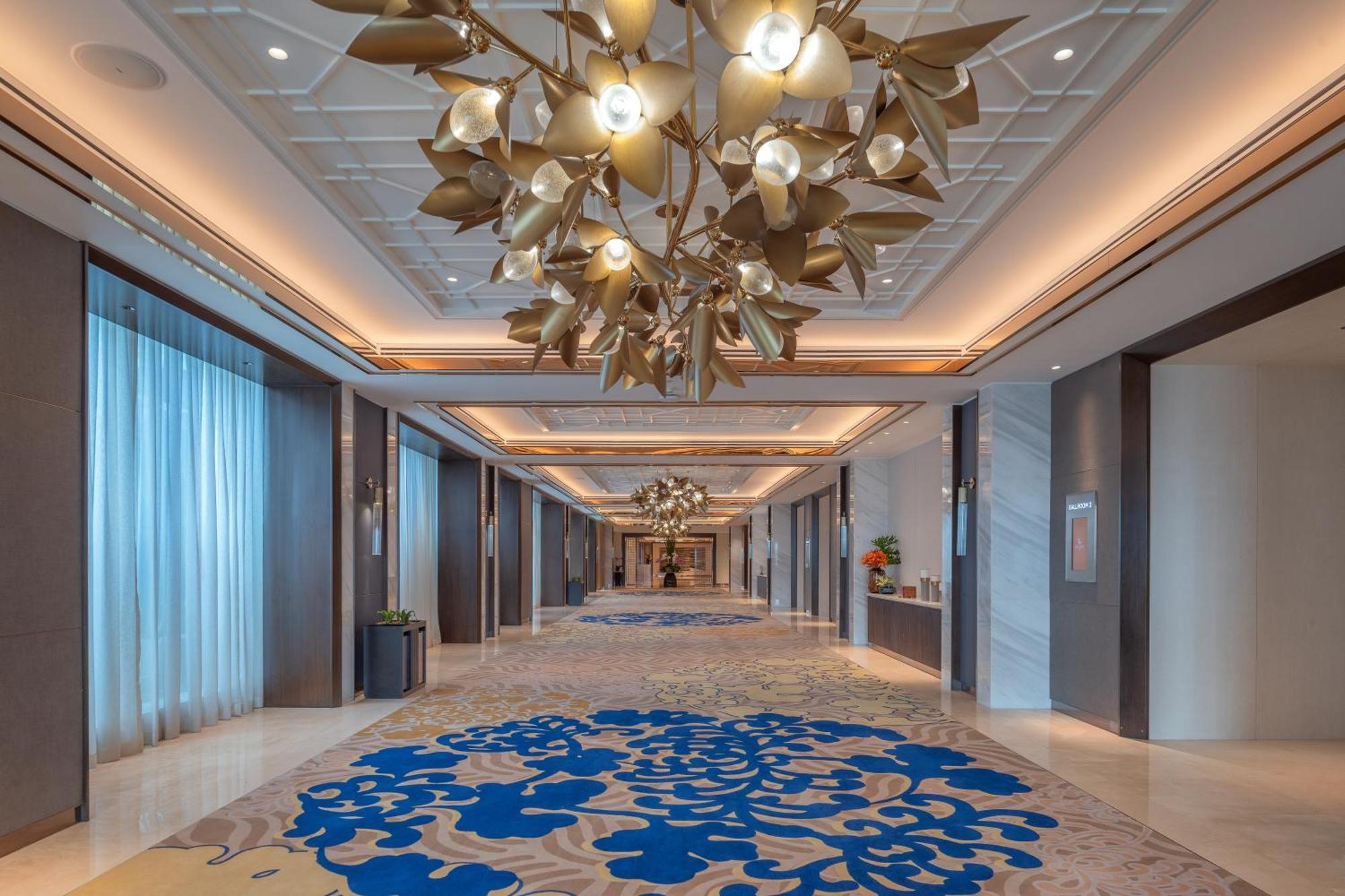 Solaire Resort North Quezon City Exterior photo