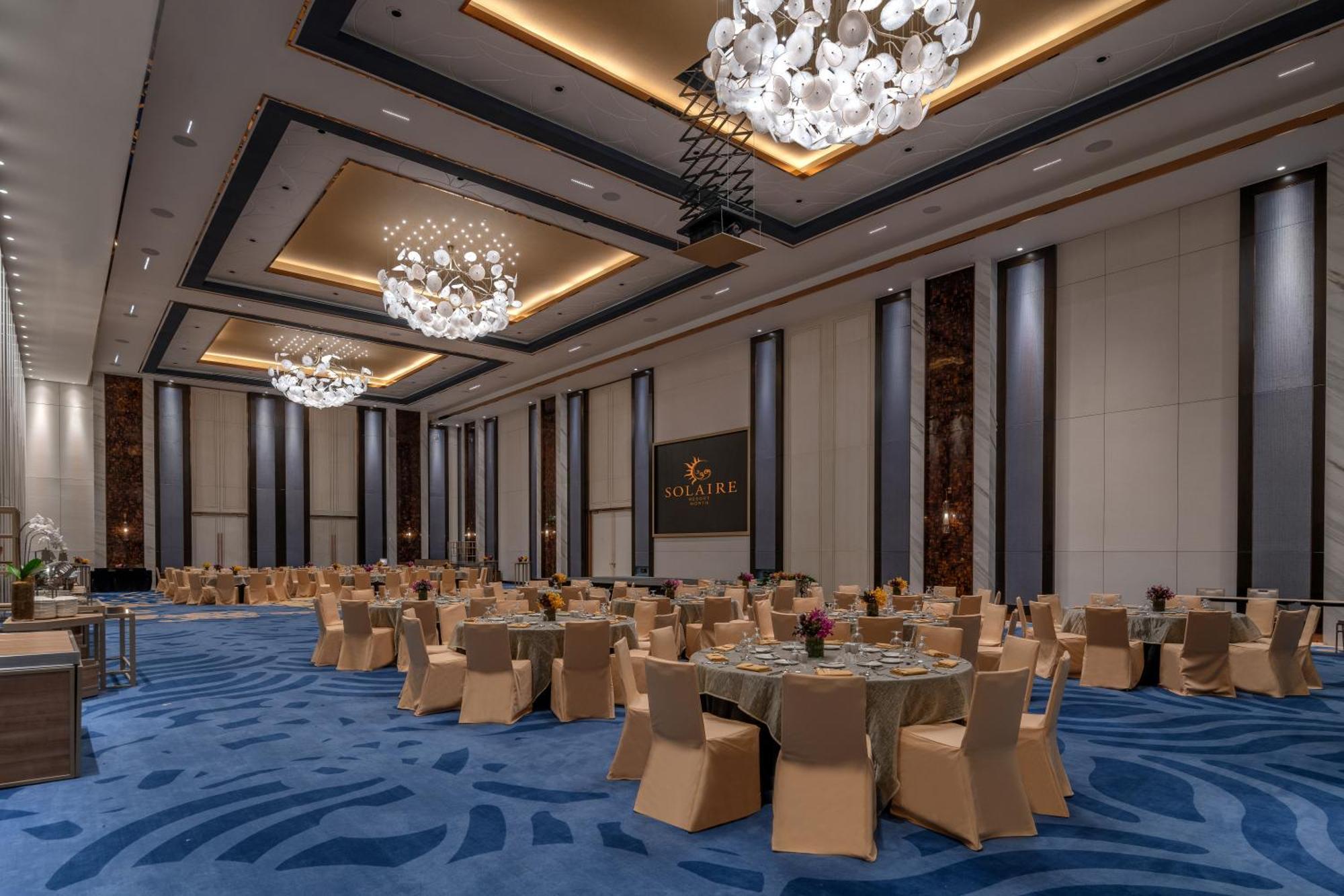 Solaire Resort North Quezon City Exterior photo